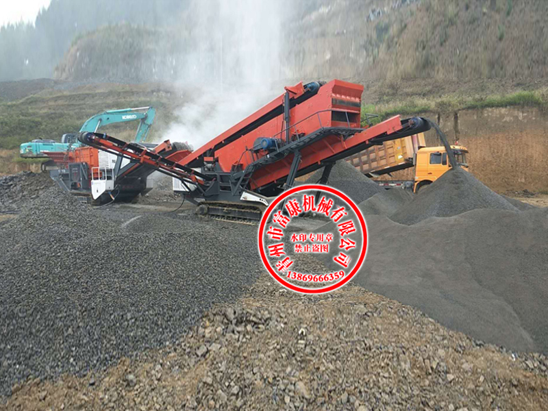 履帶式砂石移動(dòng)破碎站在廣西